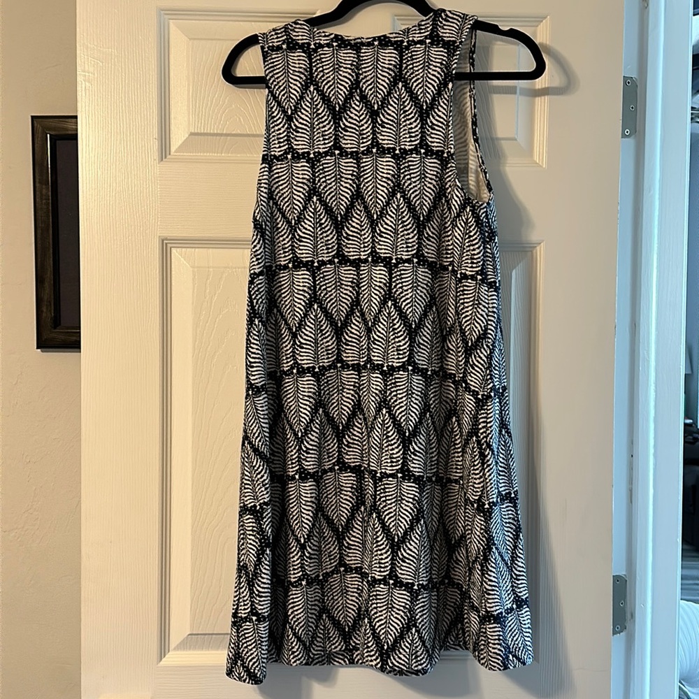 Sleeveless dress